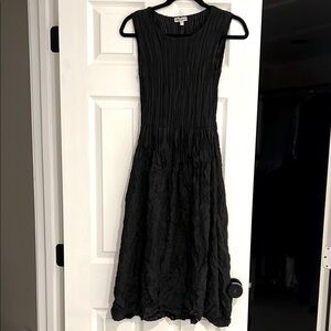Black Sleeveless Crew Neck Sheath Midi Dress
